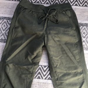 Gap Jogger pants size XS in Army green
